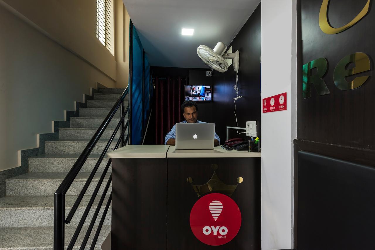 Oyo 9544 Hotel Crown Residency Maiçor Exterior foto