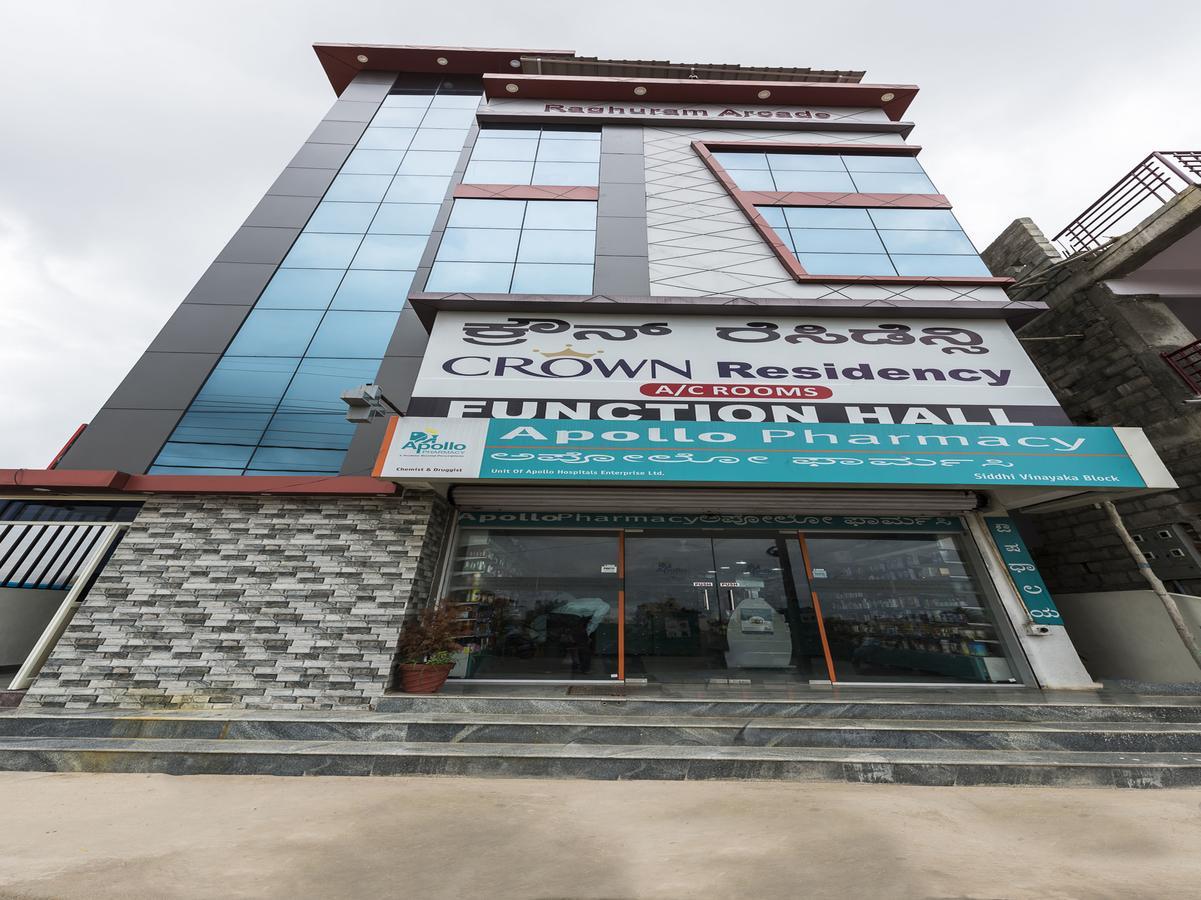 Oyo 9544 Hotel Crown Residency Maiçor Exterior foto