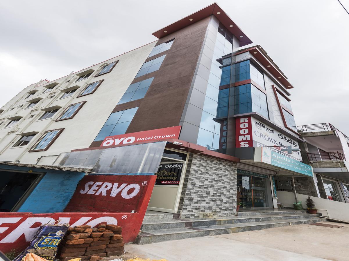 Oyo 9544 Hotel Crown Residency Maiçor Exterior foto