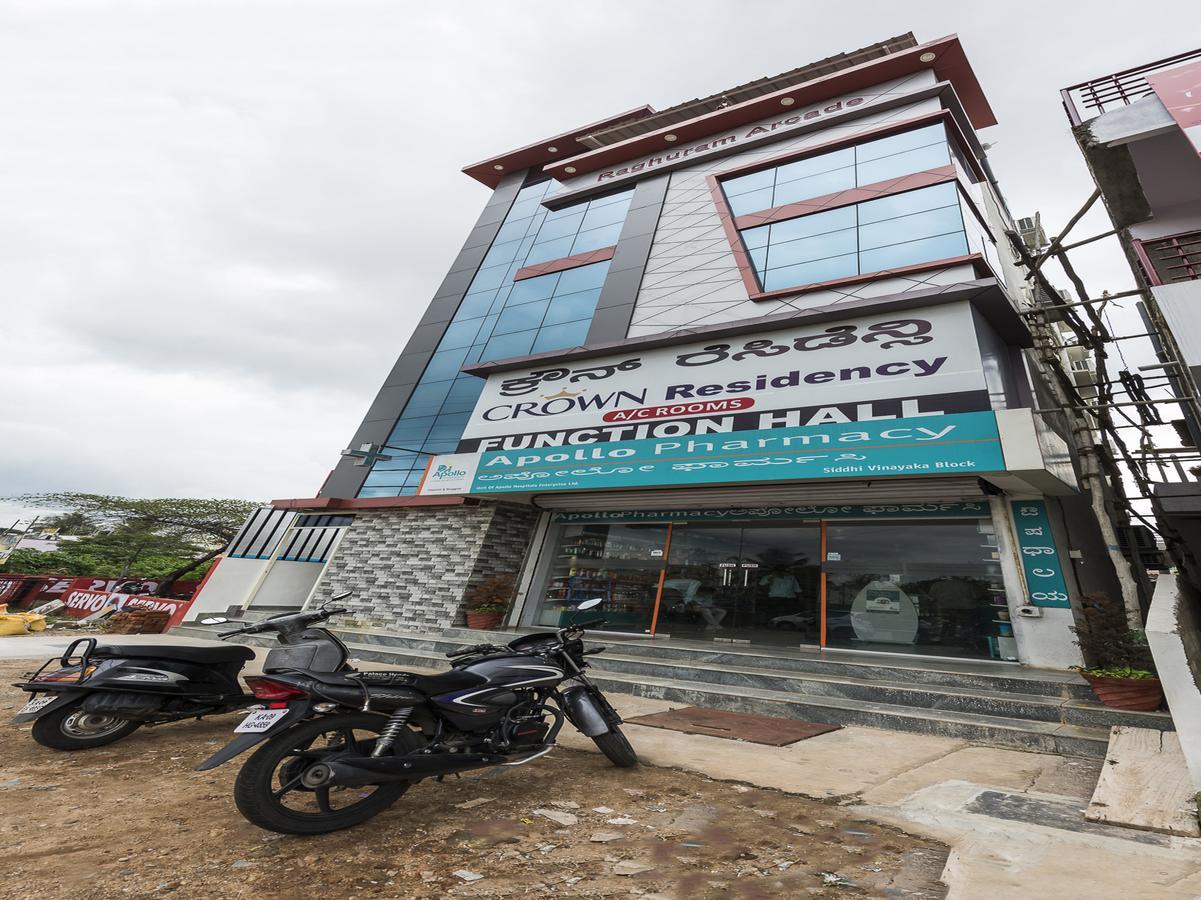 Oyo 9544 Hotel Crown Residency Maiçor Exterior foto